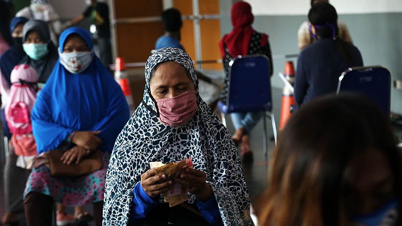 Ratusan Warga Serbu Lumbung Pangan Jawa Timur - Bagian 7