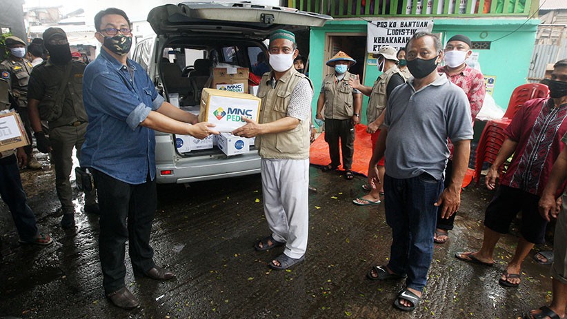 MNC Peduli Serahkan Bantuan untuk Korban Kebakaran di Pinangsia - Bagian 1