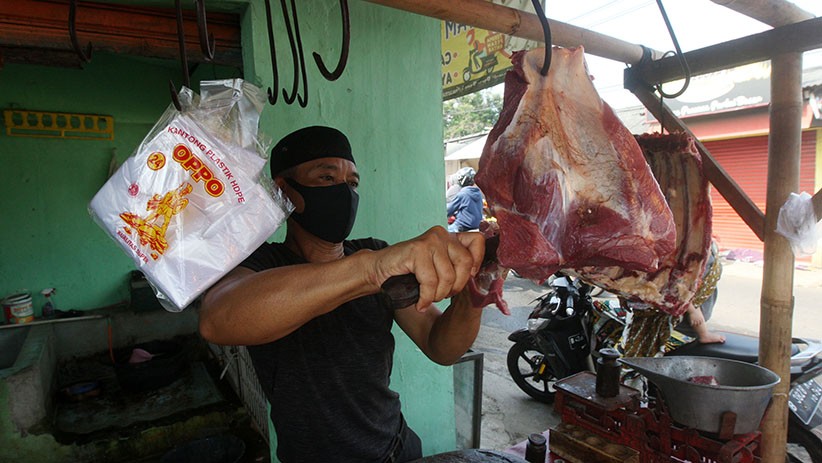 Jelang Ramadan, Omzet Penjualan Daging Meningkat - Bagian 3