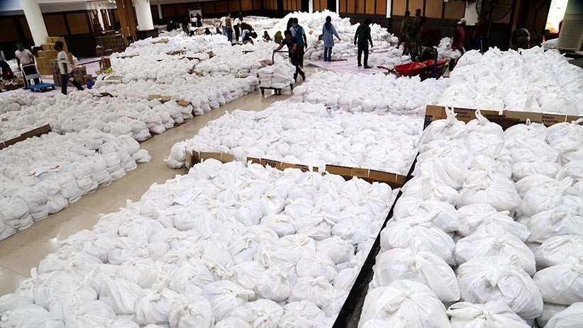 Jelang Pemberlakuan PSBB, Pemkot Surabaya Salurkan Ribuan Paket Sembako - Bagian 1