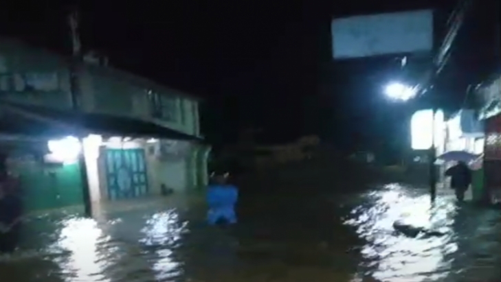 Air Sungai Meluap, Banjir 1 Meter Rendam Permukiman Warga Pekan Kuala di Langkat