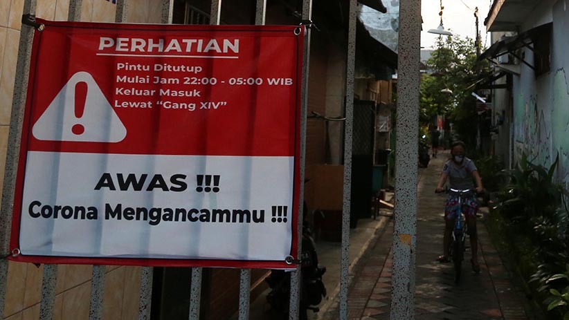 Cegah Penyebaran Corona, Akses Masuk Permukiman Warga di Surabaya Diperketat - Bagian 2