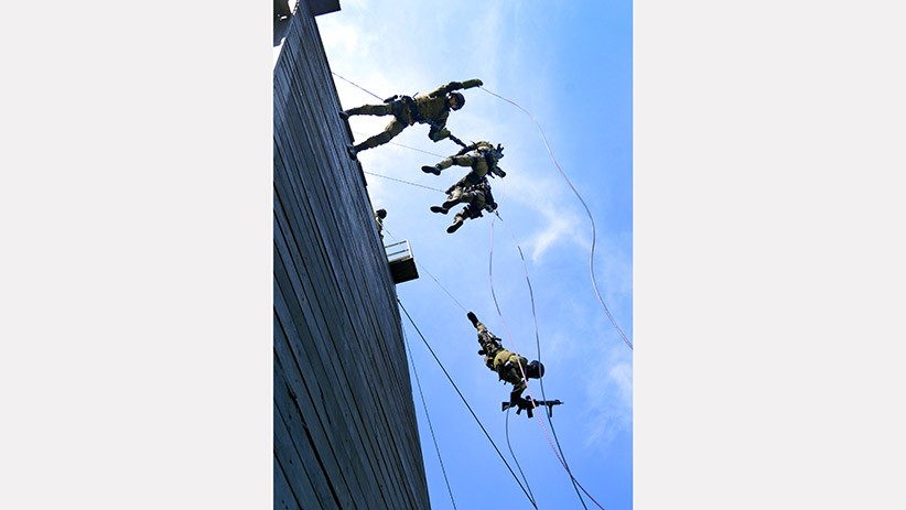 Aksi Prajurit Rupanpur Brigif 2 Marinir Latihan Mountaineering - Bagian 4
