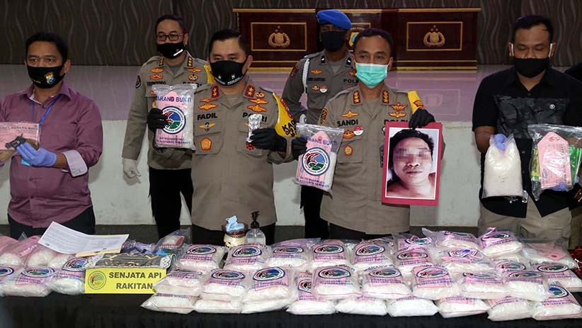 Bandar Narkoba Ditembak Mati, 100 Kg Sabu Diamankan Polisi - Bagian 2