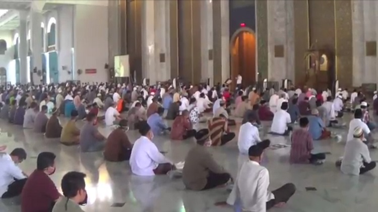 Masjid Al Akbar Surabaya Kembali Gelar Salat Jumat dan Tarawih