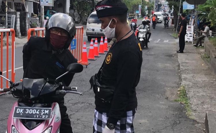Hari Pertama PKM di Denpasar, 24 Kendaraan Diminta Putar Balik