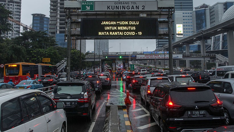 Penampakan Macet Total di Tol Dalam Kota saat Pemberlakuan PSBB Jakarta - Bagian 2