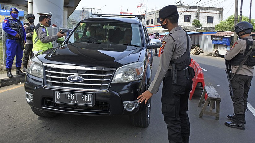 Larangan Mudik, Polisi Imbau Ratusan Kendaraan Putar Balik dari Pelabuhan Merak - Bagian 1