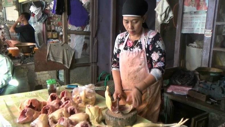 Harga Daging Ayam dan Bawang Merah di Bojonegoro Naik Jelang Lebaran