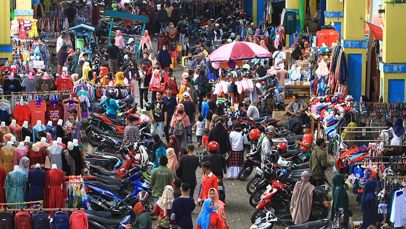 Belanja Kebutuhan Lebaran, Warga Padati Pasar Tradisional Tertua di Pontianak - Bagian 1