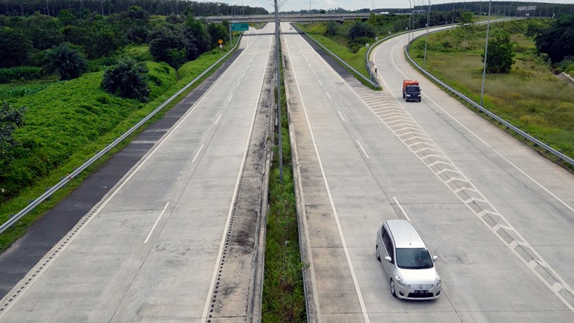 Arus Lalu Lintas di Tol Trans Sumatera Bakauheni-Terbanggi Besar Terpantau Sepi - Bagian 2