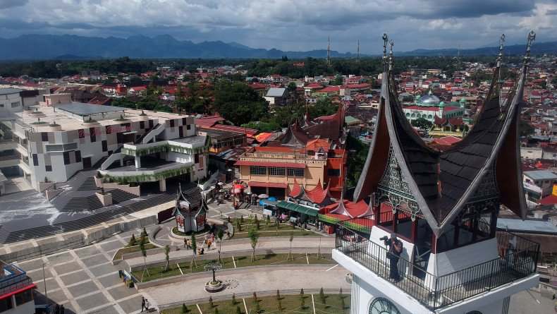Seluruh Lokasi Wisata di Sumbar Mulai Buka Kecuali Kolam Renang