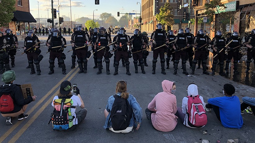 Kerusuhan di AS Meluas, Ribuan Demonstran Bentrok dengan Polisi - Bagian 6