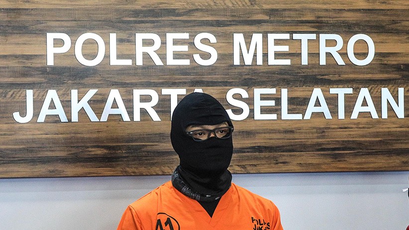 Konsumsi Ganja, Aktor Dwi Sasono Ditangkap Polisi - Bagian 1