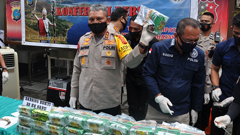 Bandar Narkoba Bawa 35 Kg Sabu Ditangkap Polisi, 1 Tersangka Tewas Ditembak - Bagian 2