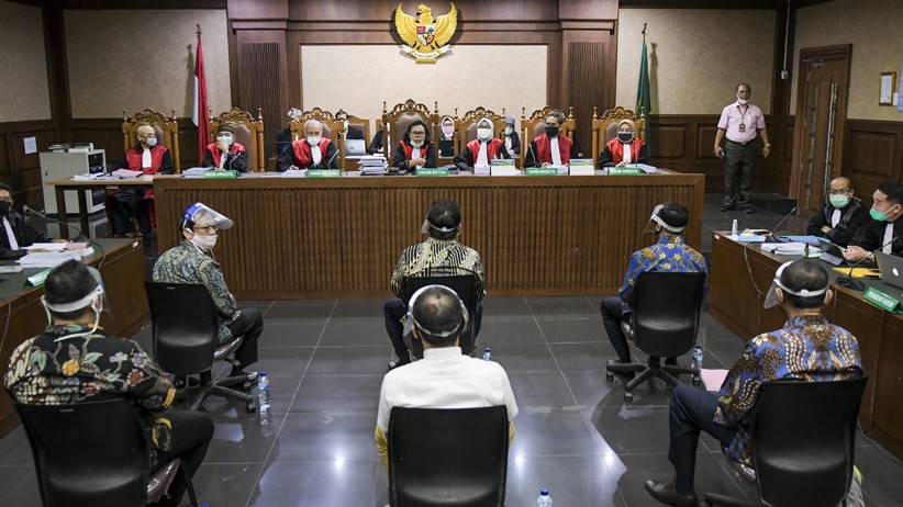 Kasus Jiwasraya, Benny Tjokro dan 5 Terdakwa Jalani Sidang Perdana - Bagian 4