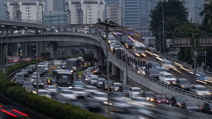 Hari Pertama PSBB Transisi, Jakarta Macet Malam Ini - Bagian 3