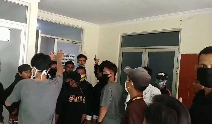 Viral, Massa Jemput Paksa Jenazah di RS Bekasi