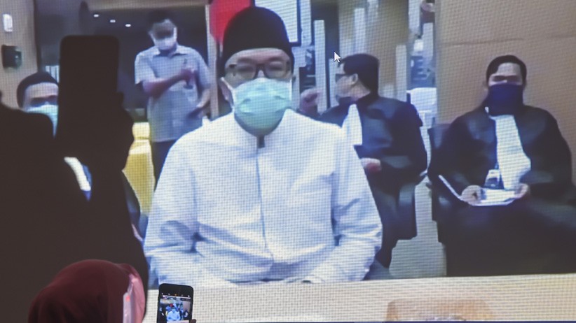 Imam Nahrawi Dituntut 10 Tahun Penjara - Bagian 1