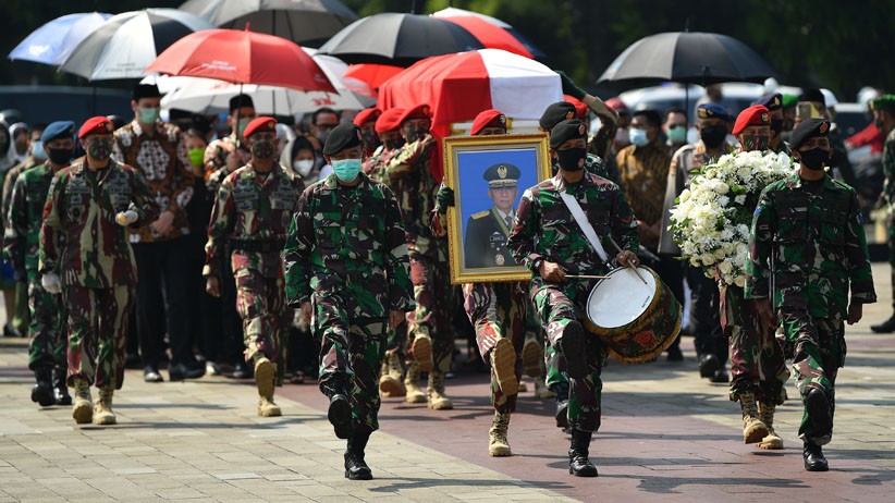 Pramono Edhie Wibowo Dimakamkan di Taman Makam Pahlawan Kalibata - Bagian 1