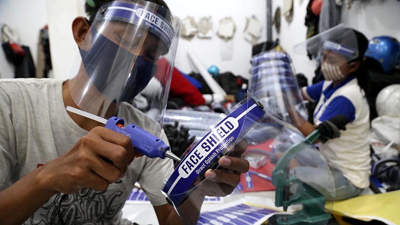 Jelang New Normal, Permintaan Face Shield di Surabaya Meningkat - Bagian 1
