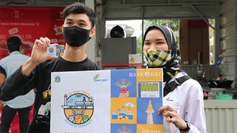 Kartu JakCard Edisi Khusus HUT Jakarta Dibagikan kepada Pengunjung Thamrin 10 - Bagian 1