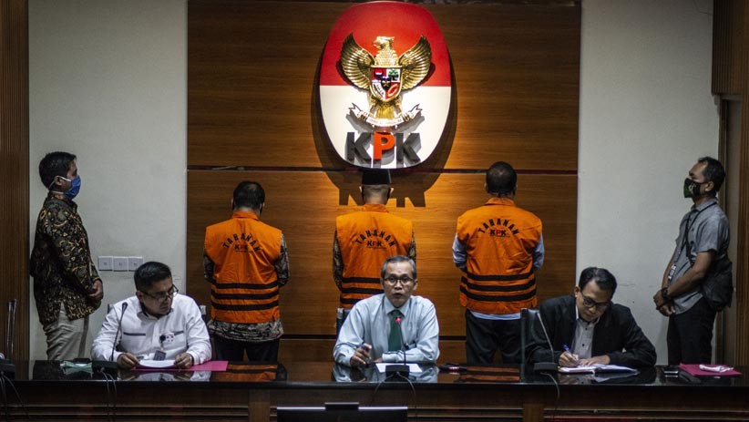 Tersangka Kasus Suap, 3 Mantan Anggota DPRD Jambi Ditahan KPK - Bagian 1
