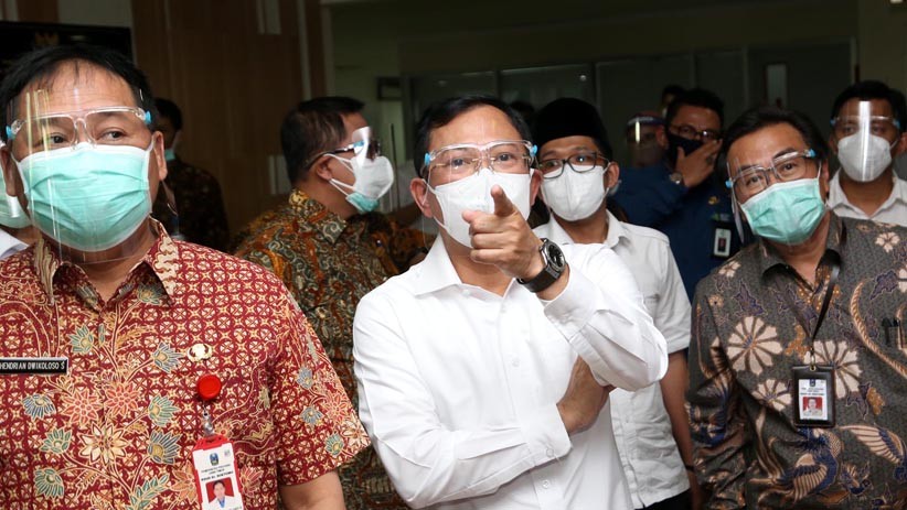 Menkes Beri Santunan kepada Keluarga Petugas Medis yang Wafat karena Covid-19 - Bagian 2