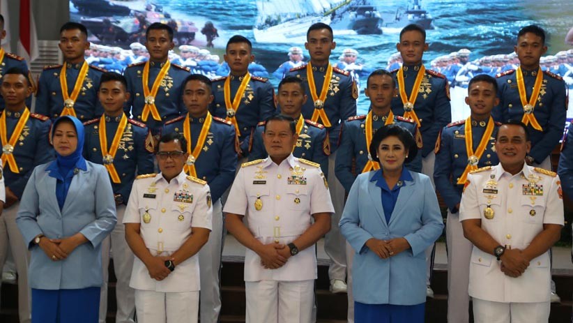 KSAL Pimpin Upacara Tupdik dan Wisuda AAL Angkatan ke-65 - Bagian 5