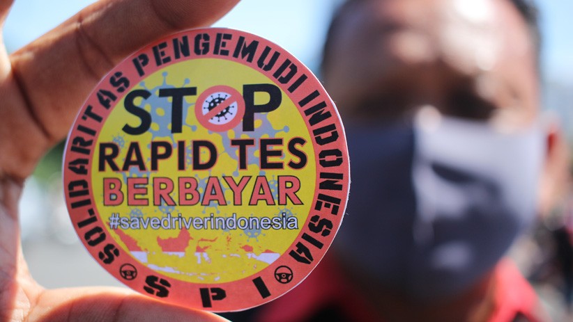 Ratusan Sopir Truk Protes Rapid Test Berbayar di Pelabuhan Ketapang-Gilimanuk - Bagian 2