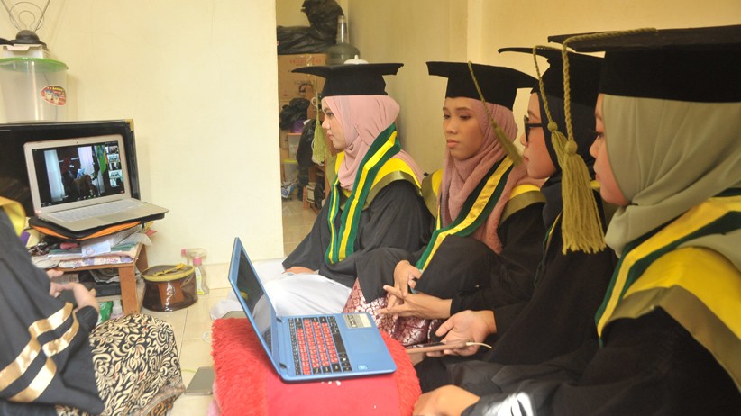 900 Mahasiswa UIN Raden Fatah Ikuti Wisuda secara Online - Bagian 1
