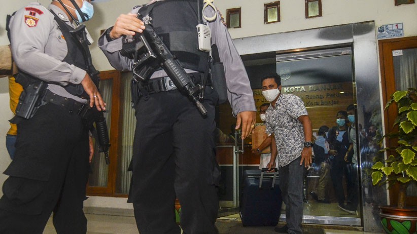 Kasus Korupsi Infrastruktur, Kantor Dinas PUPR Kota Banjar Digeledah KPK - Bagian 1