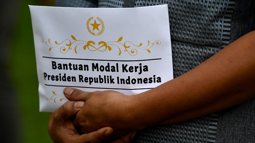 Presiden Jokowi Berikan Bantuan Rp2,4 Juta untuk Pengusaha Mikro dan Kecil - Bagian 3