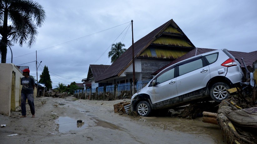 Melihat Dampak Banjir Bandang di Masamba, Puluhan Warga Masih dalam Pencarian - Bagian 4