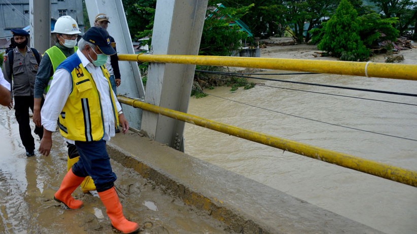 Menteri PUPR Cek Infratruktur Rusak akibat Banjir Bandang di Luwu Utara - Bagian 1
