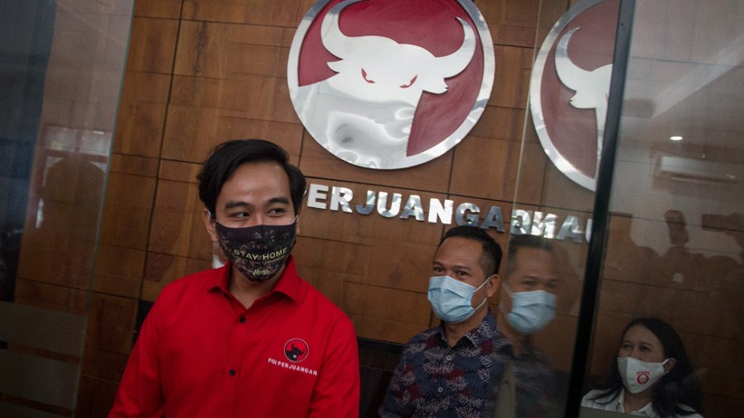 Ekspresi Gibran dan Teguh Prakosa Ditunjuk PDIP Maju Pilwalkot Solo - Bagian 2
