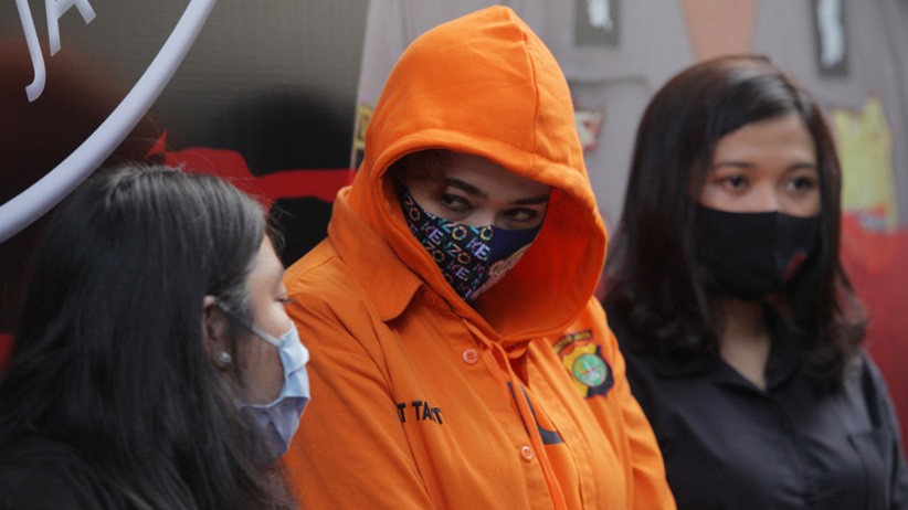 Foto-Foto Catherine Wilson Ditangkap Polisi karena Kasus Narkoba - Bagian 1