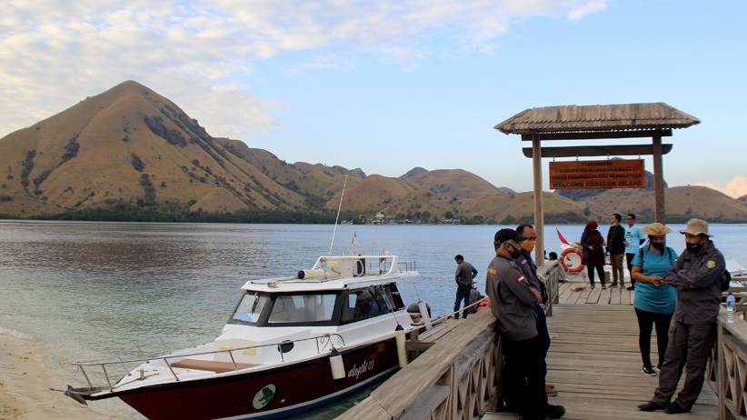 Kawasan Wisata Taman Nasional Komodo Kembali Dibuka - Bagian 1
