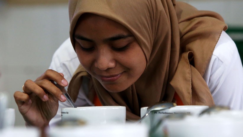 Melihat Proses Uji Cita Rasa Kopi Arabika Kalisat Jampit - Bagian 3