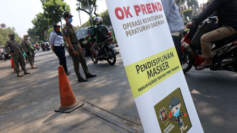 Satpol PP Gencar Razia Masker di Pasar Senen - Bagian 2