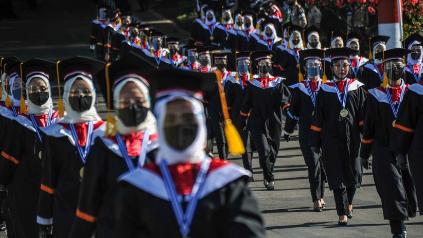 Foto-Foto Prosesi Wisuda 881 Praja IPDN Angkatan XXVII - Bagian 1