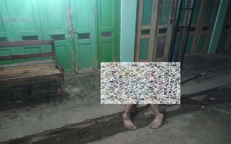 Dikira Tidur, Mayat Pria Bersimbah Darah Tergeletak di Depan Rumah Warga Sragen