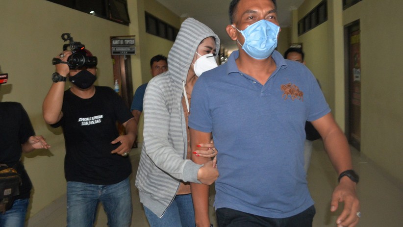 Penampakan Artis FTV Berinisial VS Ditangkap Polisi karena Kasus Prostitusi 