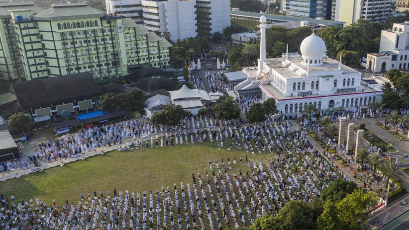 Ribuan Umat Muslim Laksanakan Salat Idul Adha dengan Protokol Kesehatan Ketat - Bagian 3