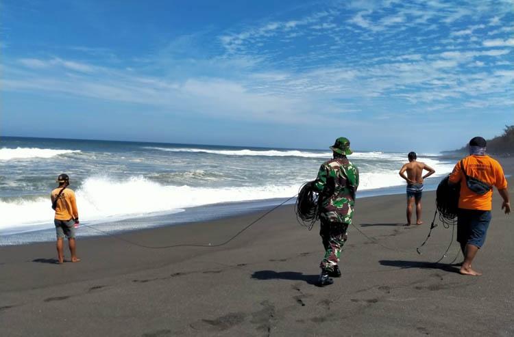 Pemancing di Pantai Wedi Ombo Gunungkidul Hilang Terseret Gelombang