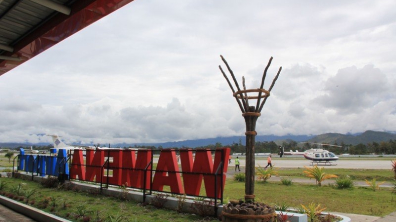 Didemo Massa, Puluhan Anggota MRP Tertahan di Bandara Wamena Seharian