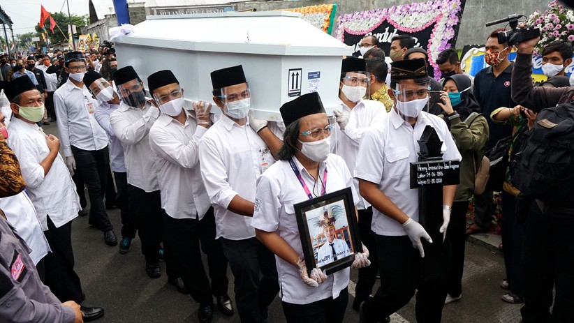 Suasana Pemakaman Staf KPU Yahukimo Papua yang Dibunuh Orang Tak Dikenal - Bagian 2