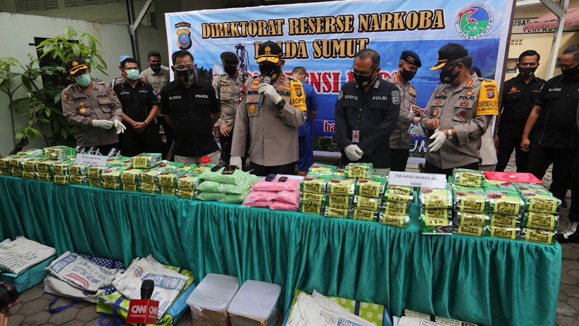 Polda Sumut Gagalkan Penyelundupan 100 Kg Sabu dan 50.000 Pil Ekstasi - Bagian 1