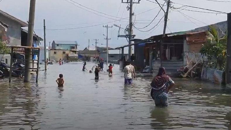 Banjir Rob Landa Medan, Ribuan Rumah Warga dan Jalan Raya Terendam Air