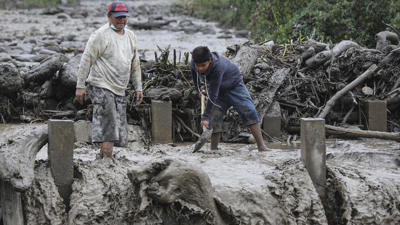 Banjir Lahar Dingin Gunung Sinabung, Jalur Transportasi Putus - Bagian 1